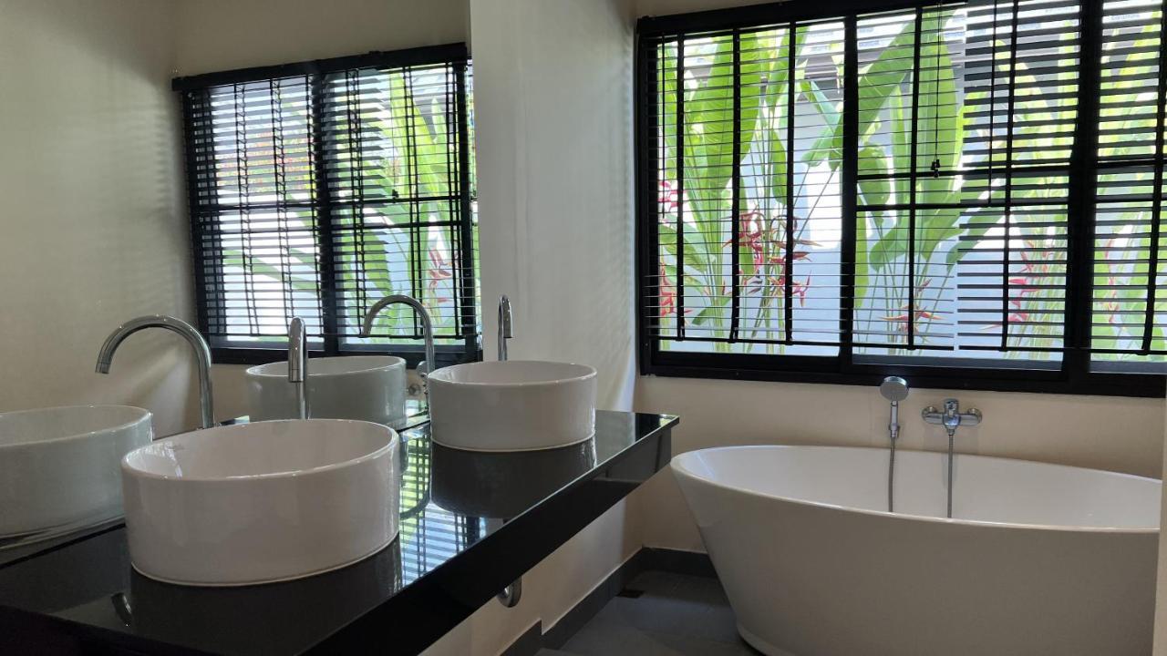 Plunge Tropic Villas 2 Naiharn Rawai Exterior photo